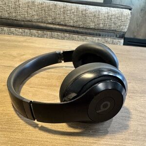 Beats Black Wireless Headphones